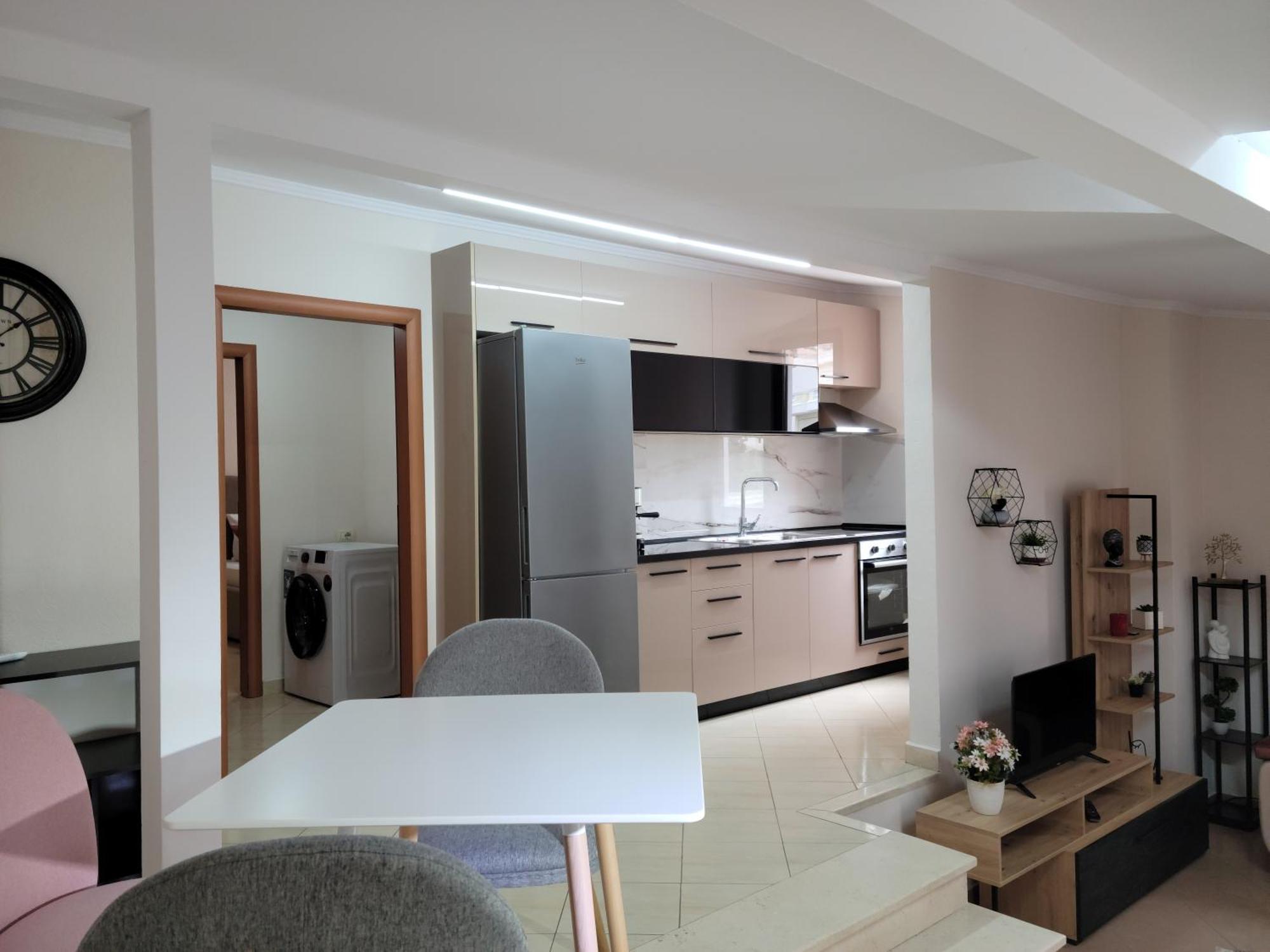 Gledis Apartment Tirana - Panoramic City Terrace エクステリア 写真