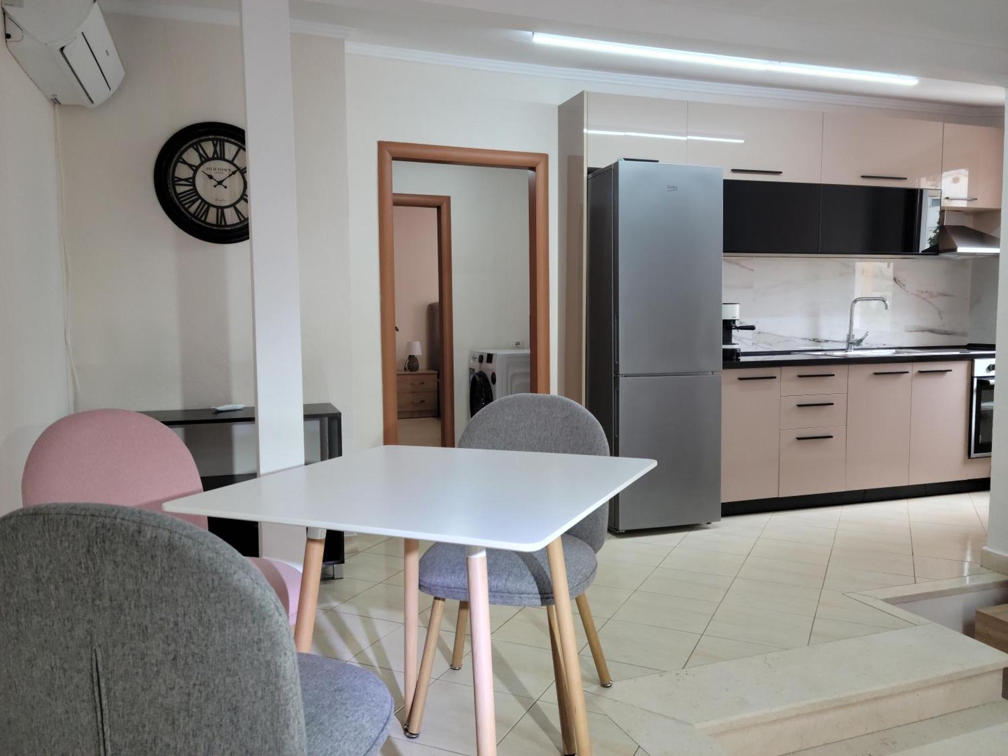 Gledis Apartment Tirana - Panoramic City Terrace エクステリア 写真