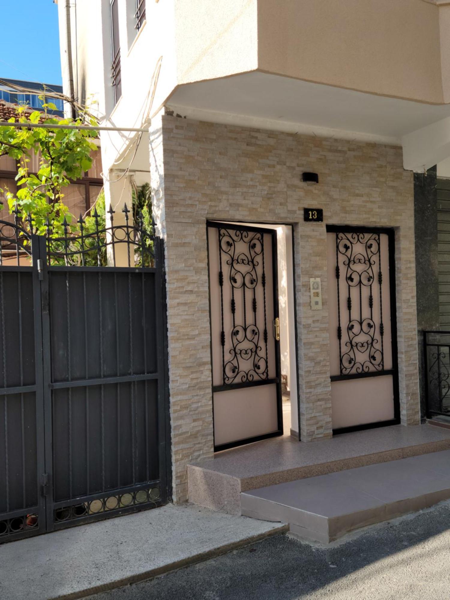 Gledis Apartment Tirana - Panoramic City Terrace エクステリア 写真